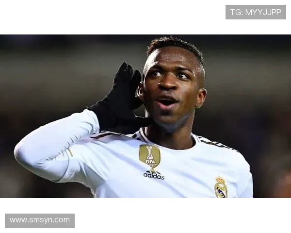 特里皮尔对抗维尼修斯：应对速度型边锋的挑战